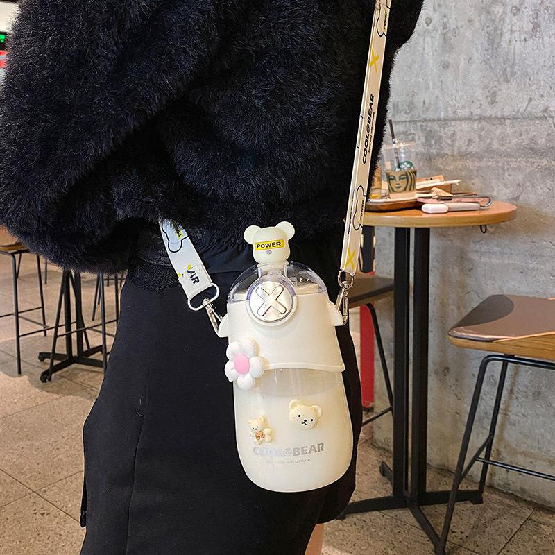 630ml Fashionable lovely Water Bottle Outdoor Water Bottle With Straw Plastic Portable Water Cup Dinkware Camping Girls Bottle